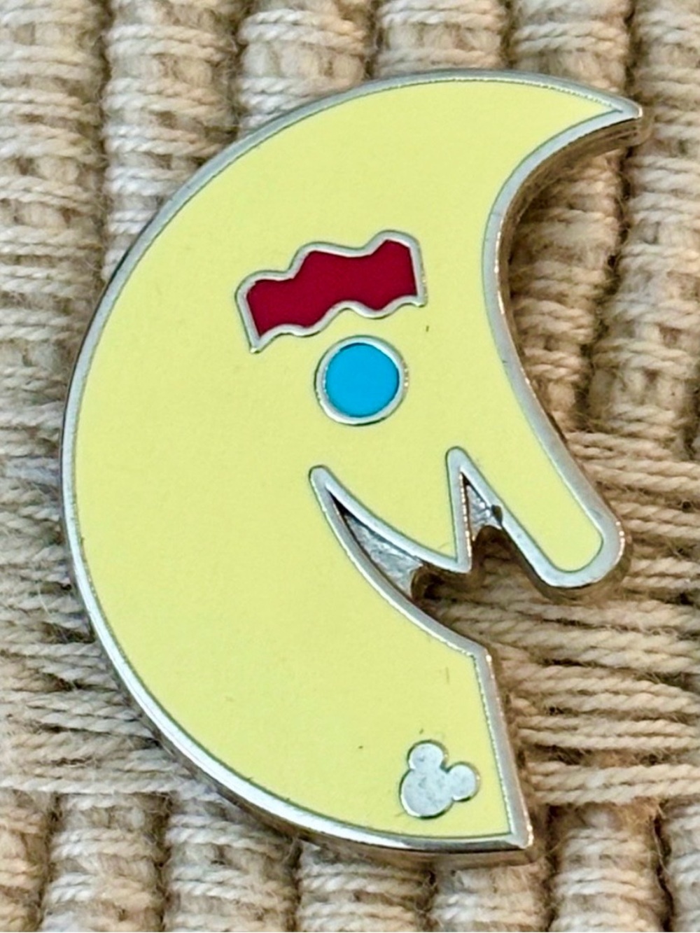 DISNEY 2011 Walt Disney World Pleasure Island Moon Completer Pin